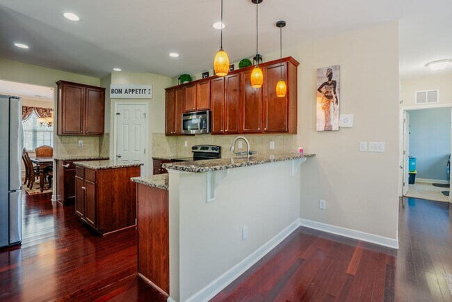 Building Photo - 4 Bedroom Home in the Village at Rolesville