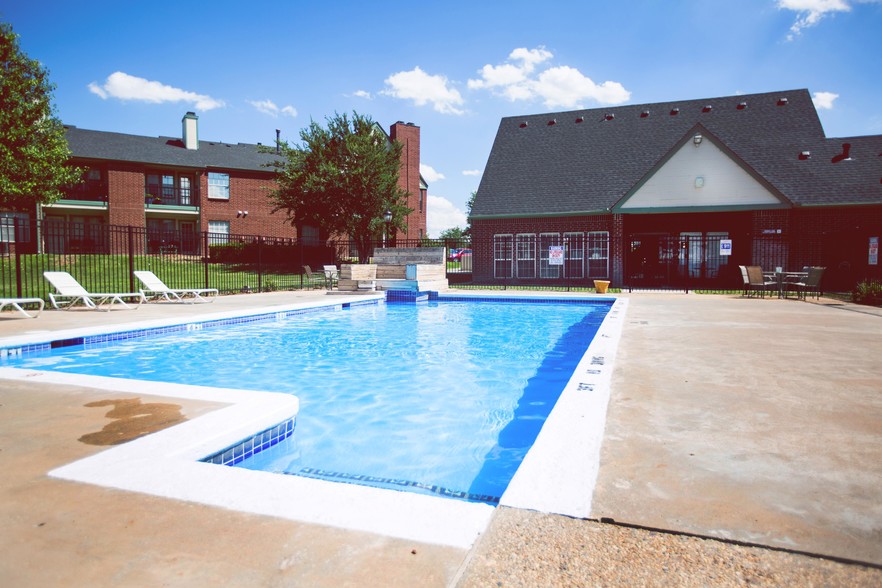 Refreshing Pool - Quail Creek Apartments and Duplexes