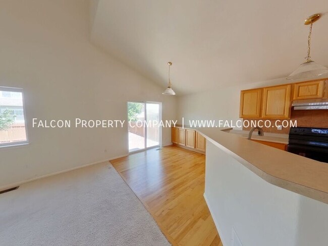 Building Photo - 6536 Graymont Dr