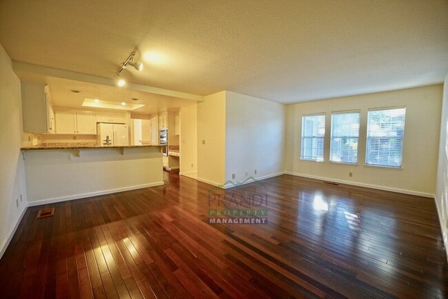 Building Photo - 5 Partridge Ct