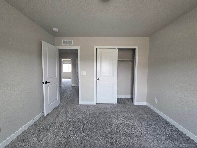 Building Photo - 10429 Luneth Dr