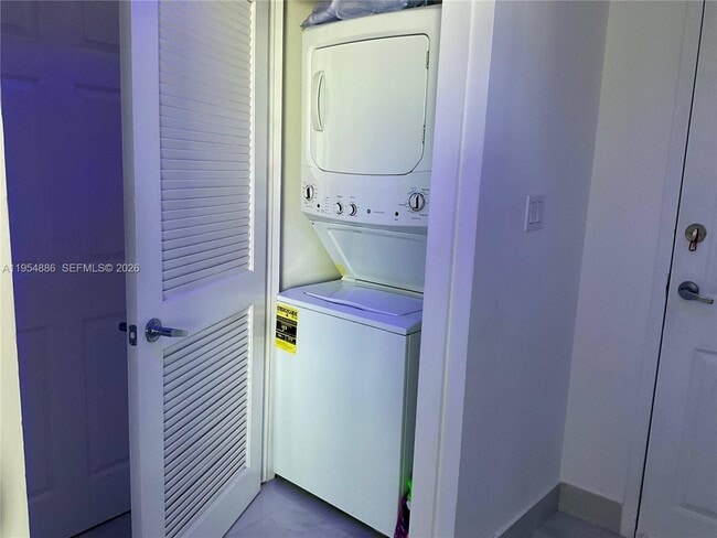 Building Photo - 140 S Dixie Hwy