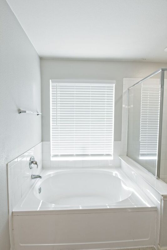 Building Photo - 2309 Mallard Dr
