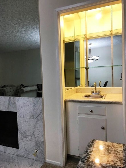 Building Photo - 1828 Camden Ave