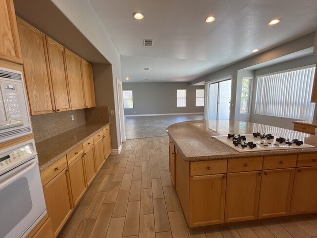 Building Photo - Stunning 2 story, 5-bedroom home in Rhodes Ranch