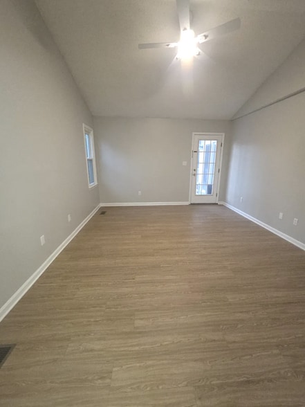 Building Photo - 2904 Bannf Ct