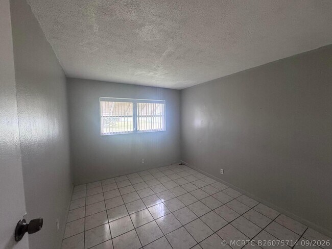 Building Photo - 1321 NW 43rd Ave
