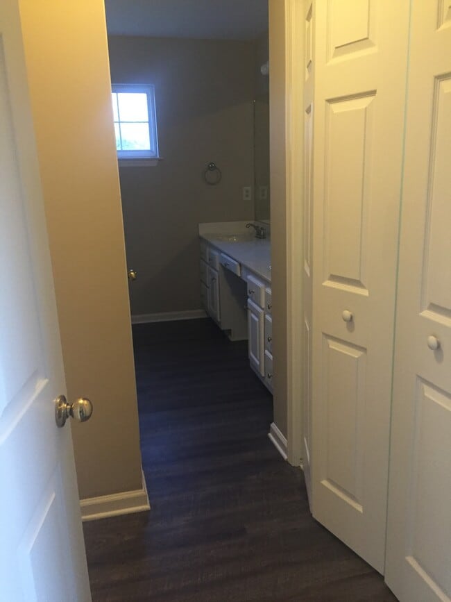 Building Photo - 144 Scenic Harpeth Dr