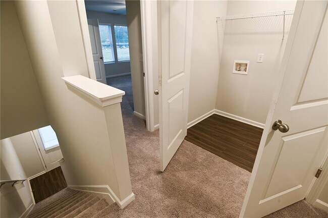 Building Photo - 115 Green Loop NW