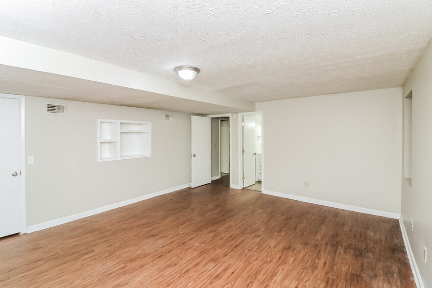 Building Photo - 4035 N Quail Dr