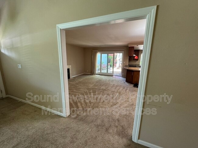 Building Photo - 75 Fountainhead Ct
