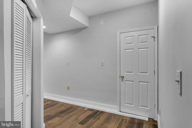 Building Photo - 22855 Oakgrove Rd