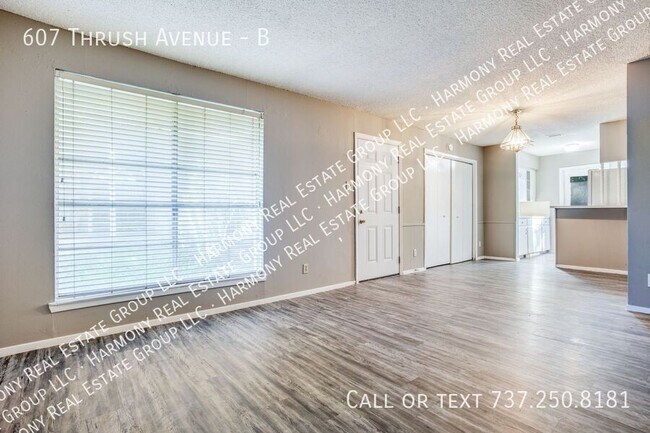 Building Photo - 607 Thrush Ave