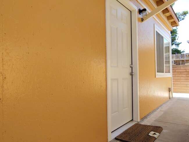 Building Photo - 5345 Northridge Ave