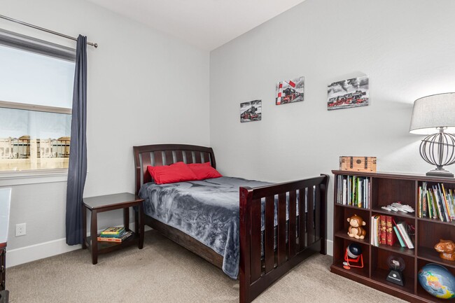 Building Photo - Your dream entertainer's home is here!