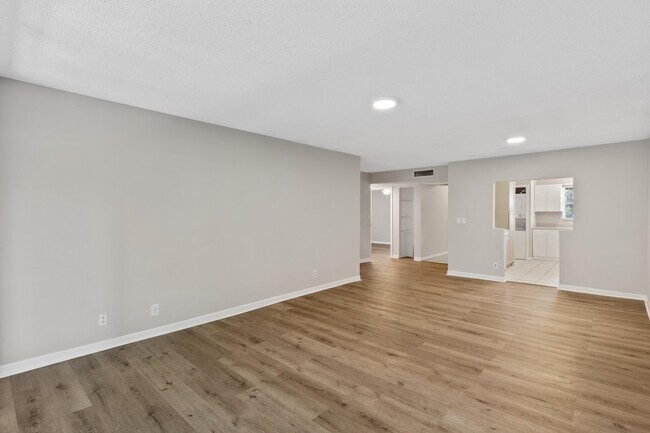 Building Photo - 2700 Coral Springs Dr