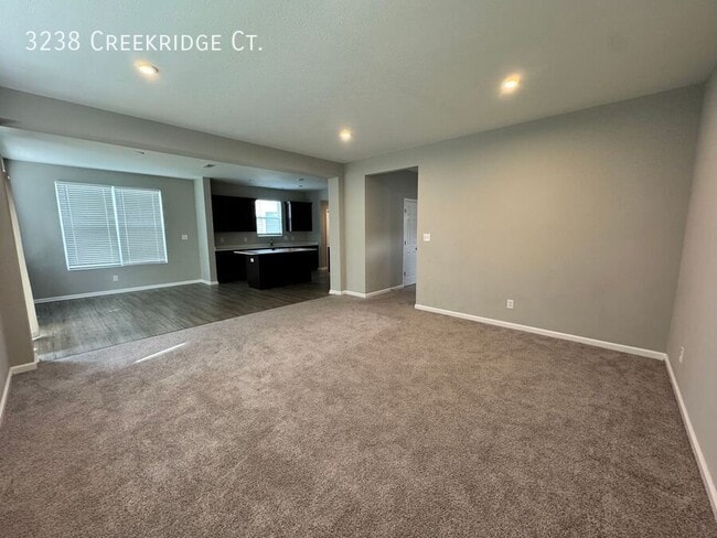 Building Photo - 3238 Creekridge Ct