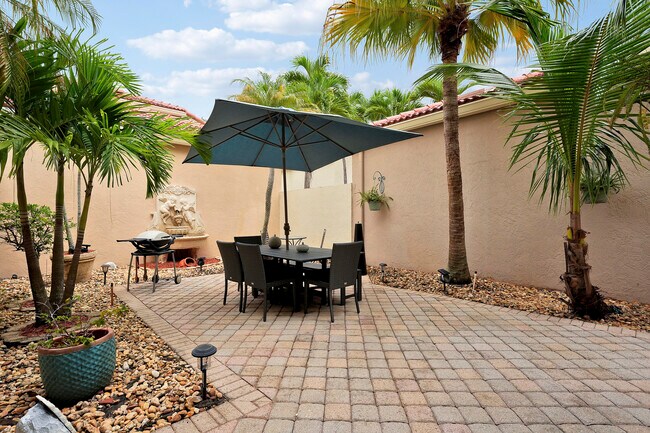 Building Photo - 27 Via Del Corso