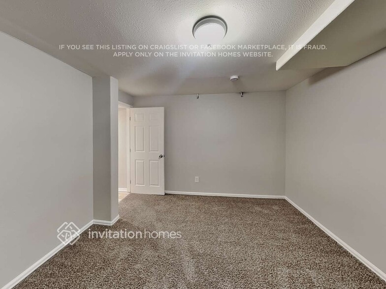 Building Photo - 6454 W 96th Pl