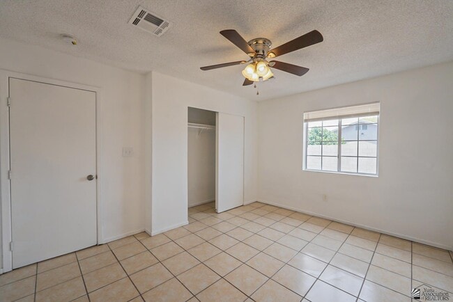 Building Photo - 604 Yucca St