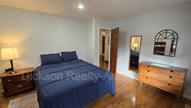 Building Photo - 22882 Carriage Dr