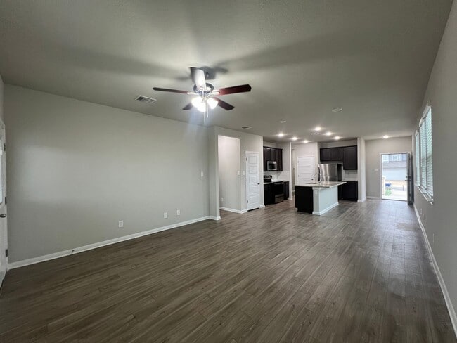 Building Photo - Beautiful 3/2 Single Story Home in Cibolo, TX