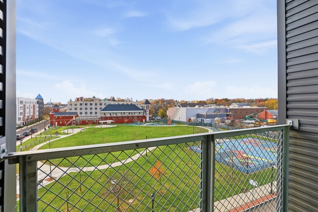 Building Photo - 19 Day St