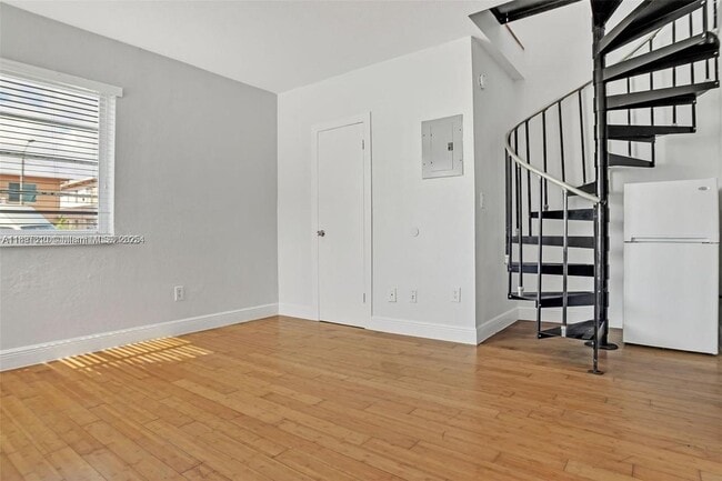 Building Photo - 7315 Harding Ave