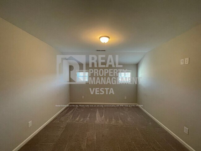 Building Photo - 109 Hidesta Ct