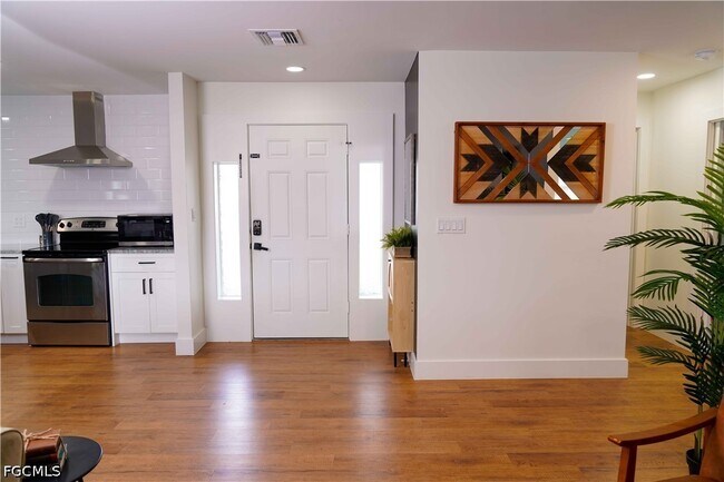 Building Photo - 4842 Triton Ct W