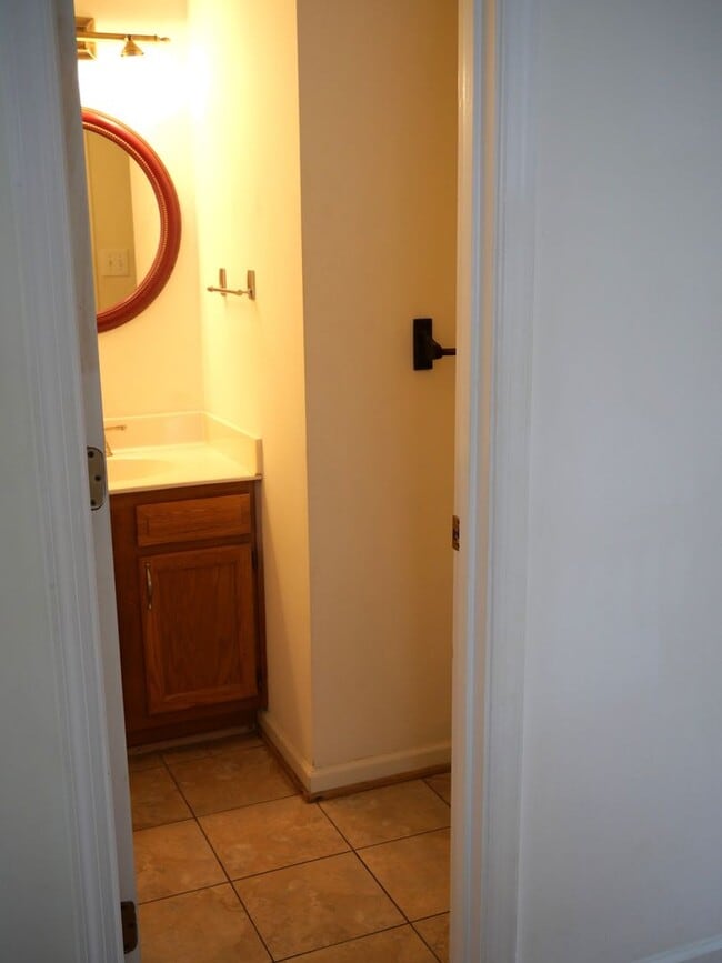 Building Photo - 113 Amelia Ct