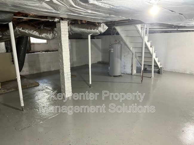 Building Photo - 210 Biltmore St