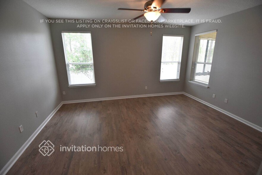 Building Photo - 684 Briar View Dr