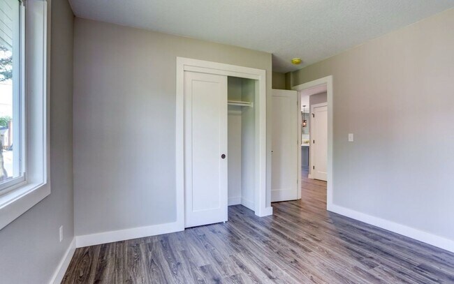 Building Photo - Charming 3-Bedroom Home with Spacious Yard...