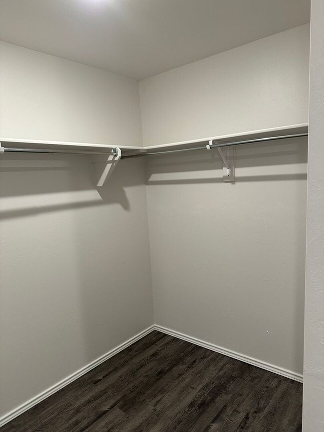 Building Photo - Now Pre-Leasing ? Stylish 3-Bedroom | 2-Bathroom Home in Shadow Valley