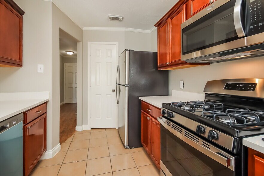 Building Photo - 3619 Windmill Village Dr