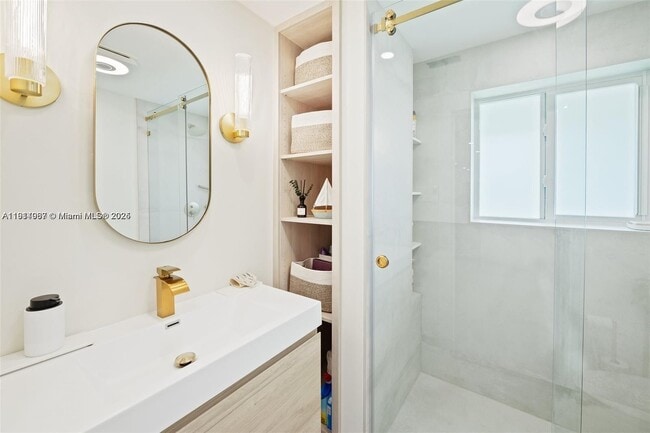 Building Photo - 5021 SW 29th Terrace