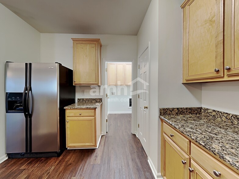 Building Photo - 5 Red Jonathan Ct