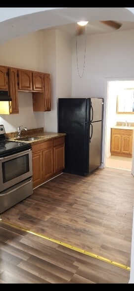 Building Photo - 4200 W Girard Ave