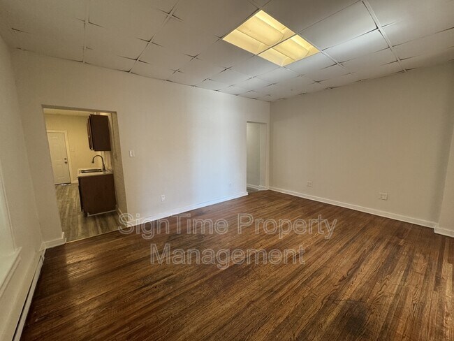 Building Photo - 42 E Washington St