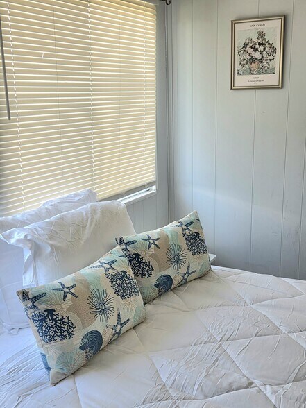 Building Photo - 2050 SW 83rd Ter