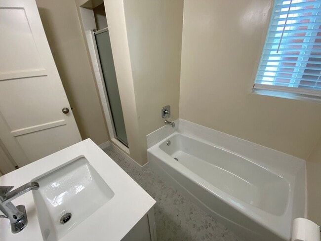 Building Photo - Beautifully Updated Home in the Heart of Central Torrance + Bonus Unit