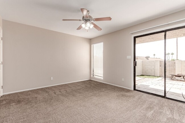 Building Photo - Awesome 2-Level Condo in Prime Scottsdale ...