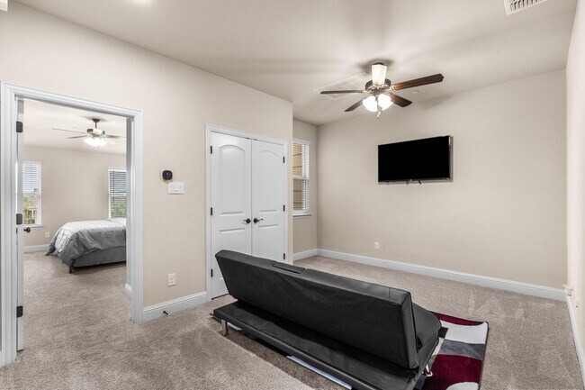 Building Photo - 1225 Pebblebrook Ln