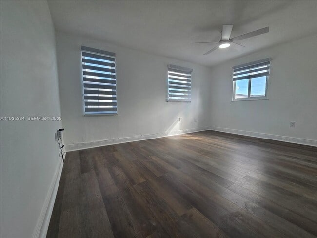 Building Photo - 6240 SW 21st St