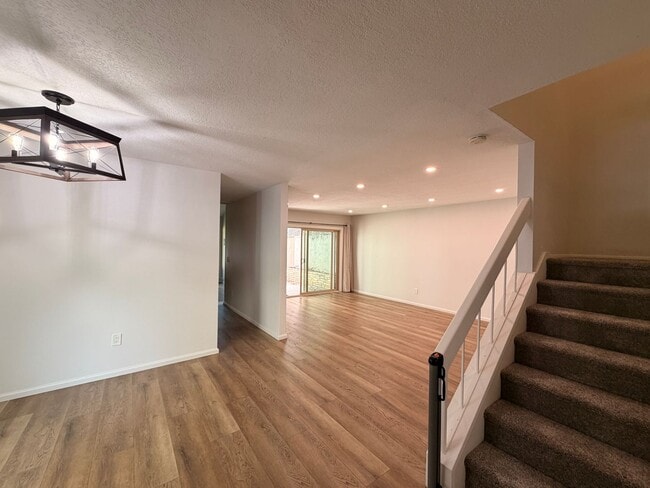 Building Photo - Beautiful Bay Ridge Cul-de-Sac Townhome