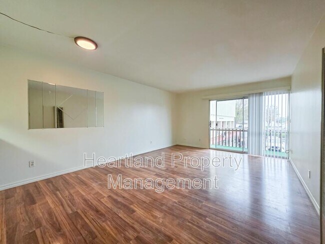 Building Photo - 490 Fourth Avenue