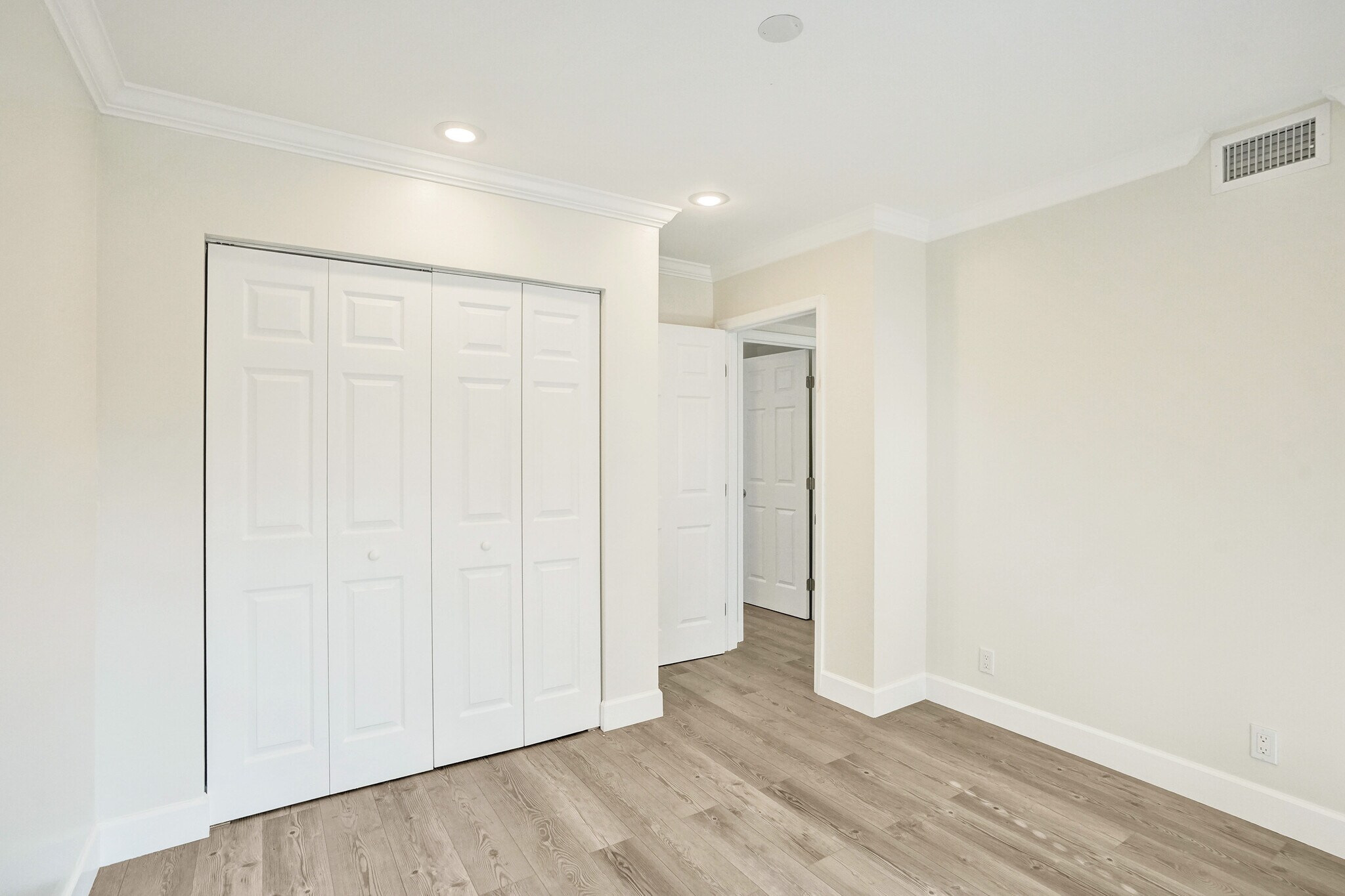 Building Photo - 960 SW 28th St