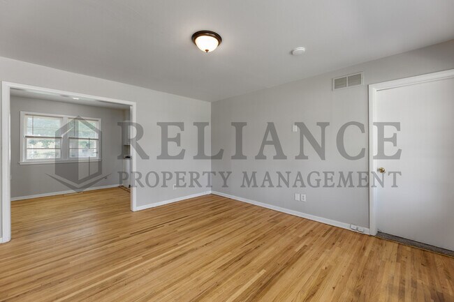 Building Photo - 1515 E Jump St
