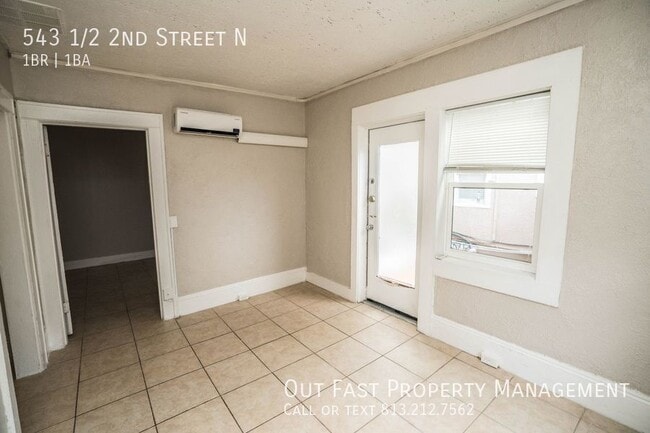 Building Photo - 543 1/2 2nd Street N-